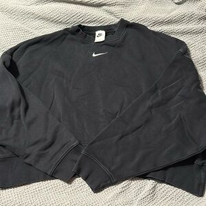 Women’s Nike black Cropped Swoosh Sweatshirt
